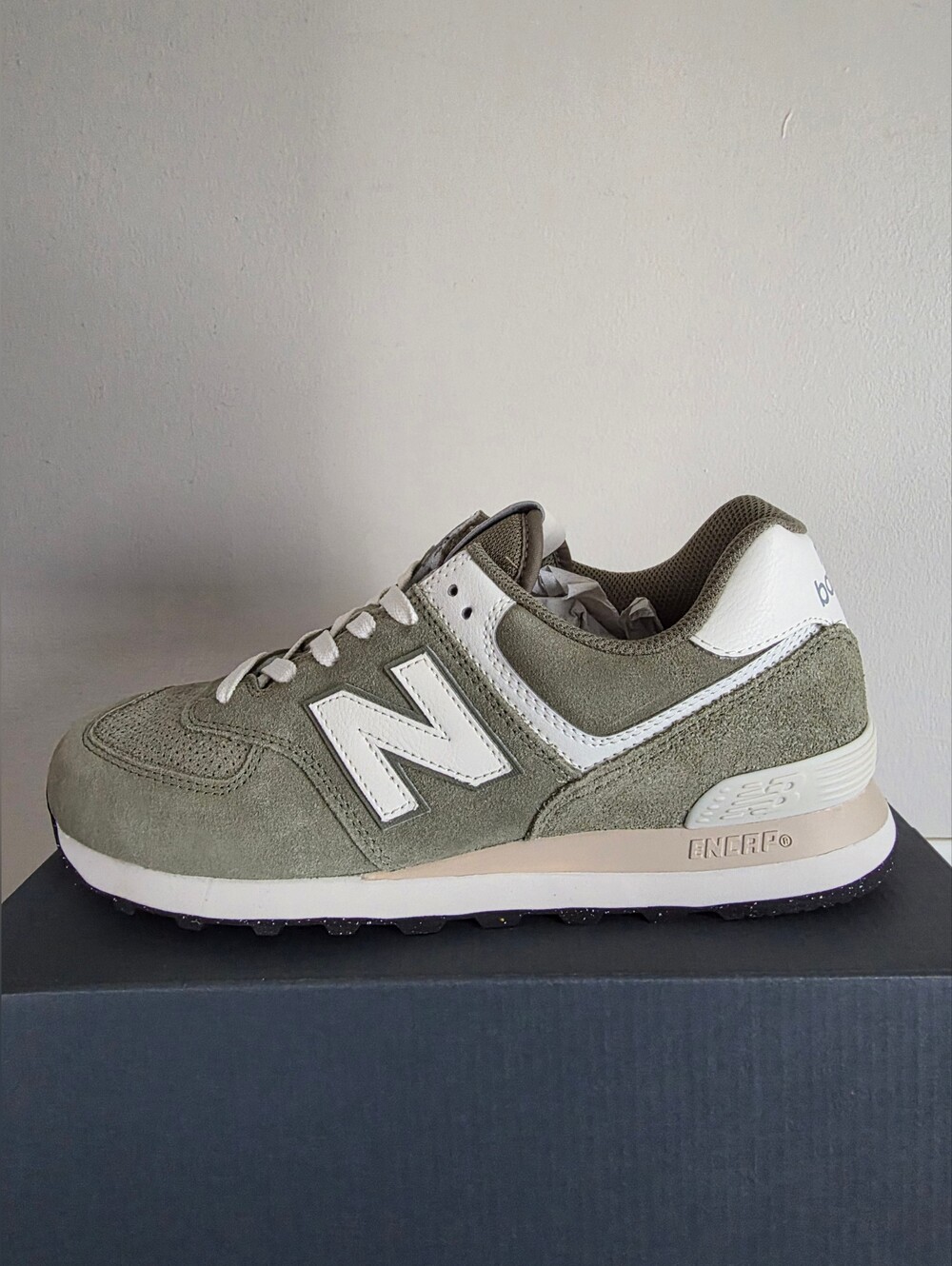 New Balance 574 Men’s Size 9 Women’s 10.5 New No Box